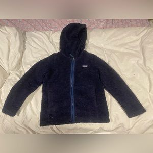 Patagonia kids coat size small size 6-7 navy blue
